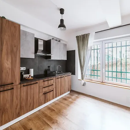 شقة Close To Stadium & Center - Modern جنوة