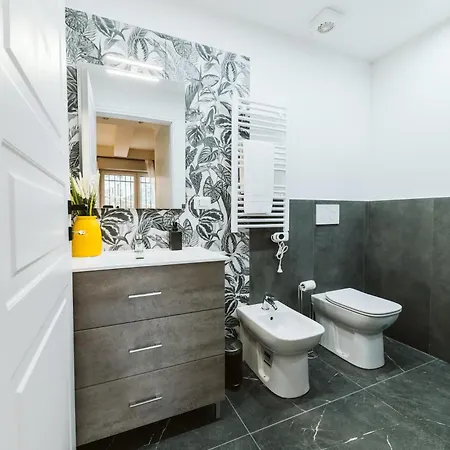 Close To Stadium & Center - Modern شقة