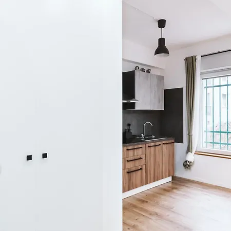 Close To Stadium & City Center - Modern Apartment *