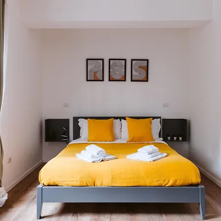 Close To Stadium & City Center - Modern Apartment شقة جنوة