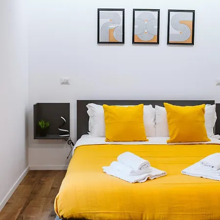 Close To Stadium & City Center - Modern Apartment جنوة